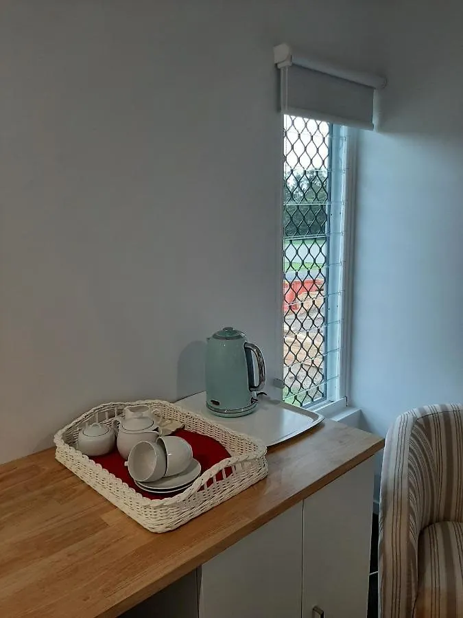 Gasthof Room In Guest Room - Cozy Room With Separate Entrance And Ensuit Bathroom Atherton